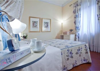 tenuta quadrifoglio camera viola (2)