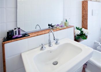 tenuta quadrifoglio camera viola (3)